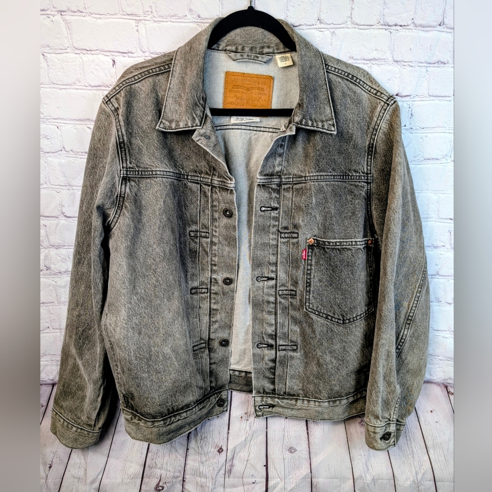 Levi's Premium Tracker Denim Men's Jacket In Medium Washed Gray.  Rare!!